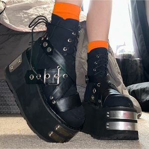 Demonia damned 116’s size 6, good condition only worn outside a few times.